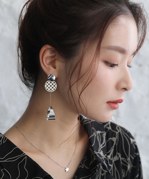異素材アシンメトリーピアス ピアス 両耳用 Osharewalker オシャレウォーカー のファッション通販 Zozotown