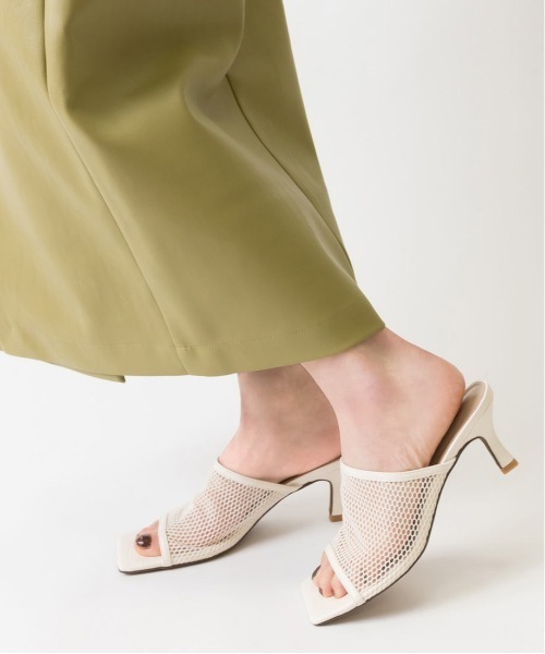 RANDA（ランダ）の「ソフト メッシュスクエアトゥミュールサンダル（サンダル・レディース・ベージュ/ブラック/ホワイト・M/L/LL/S）」の4枚目の写真