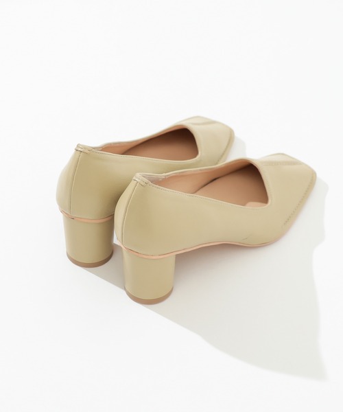 natural couture（ナチュラルクチュール）の「センターシ―ムスクエアトゥパンプス（パンプス・レディース・ミント/ブラック/アイボリー・MEDIUM/LARGE）」の6枚目の写真