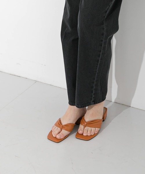 SENSE OF PLACE by URBAN RESEARCH（センスオブプレイスバイアーバンリサーチ）の「ブロックヒールハナオサンダル（サンダル・レディース・ブラック/アイボリー/オレンジ・SMALL/LARGE/MEDIUM）」の6枚目の写真