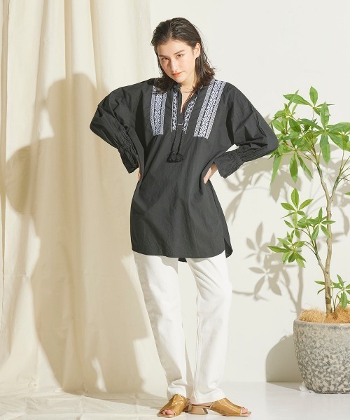 LIPSTAR（リップスター）の「ラウンドヘム刺繍ブラウス（シャツ/ブラウス・レディース・オレンジ/ベージュ/ブラック・M）」の6枚目の写真