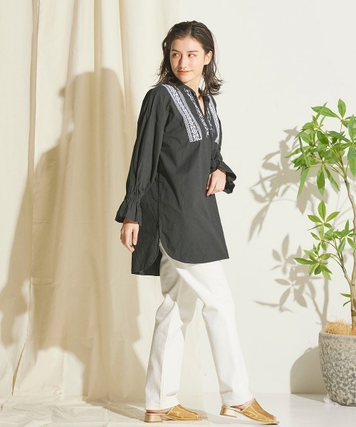 LIPSTAR（リップスター）の「ラウンドヘム刺繍ブラウス（シャツ/ブラウス・レディース・オレンジ/ベージュ/ブラック・M）」の17枚目の写真