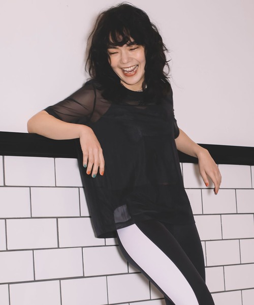 Reebok(リーボック)の「クラシックス シアー Tシャツ / Classics Sheer Tee(Tシャツ/カットソー・レディース・ブラック・SMALL/MEDIUM/LARGE/X-LARGE)」の1枚目の写真