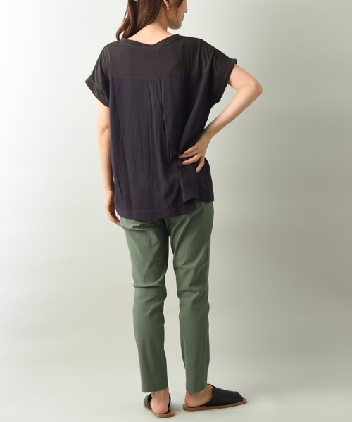 INTERPLANET（インタープラネット）の「ロゴプリントＢＡＣＫ異素材切替ドルマンプルオーバー（Tシャツ/カットソー・レディース・チャコールグレー/オフホワイト/グレイッシュブルー・FREE）」の11枚目の写真