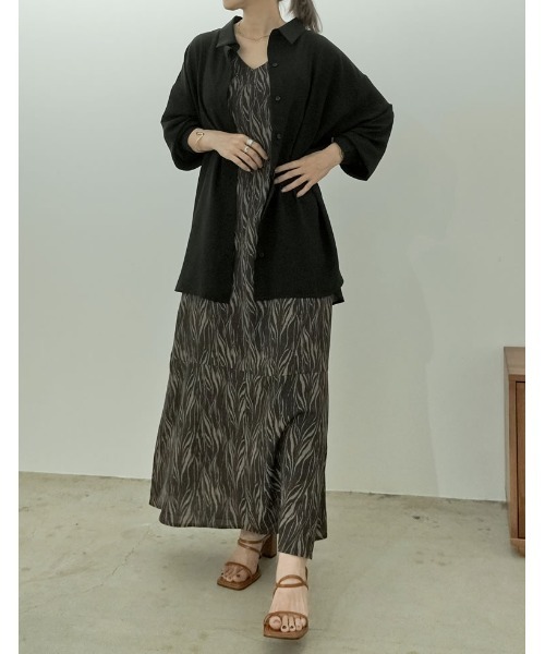 Re:EDIT(リエディ)の「マットサテンオーバーサイズシャツ(シャツ/ブラウス・レディース・ブラック/グレイッシュベージュ/パープル・LARGE/MEDIUM)」の12枚目の写真