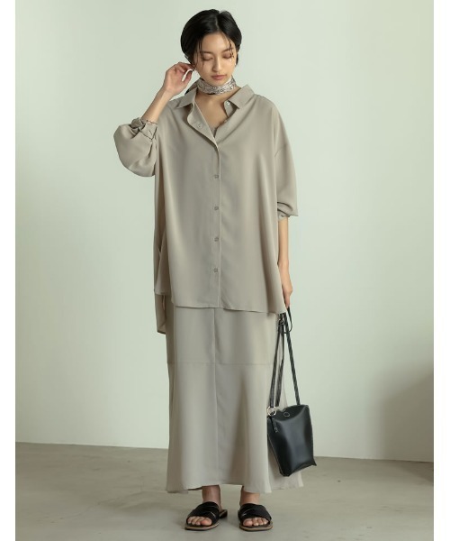 Re:EDIT(リエディ)の「マットサテンオーバーサイズシャツ(シャツ/ブラウス・レディース・ブラック/グレイッシュベージュ/パープル・LARGE/MEDIUM)」の15枚目の写真