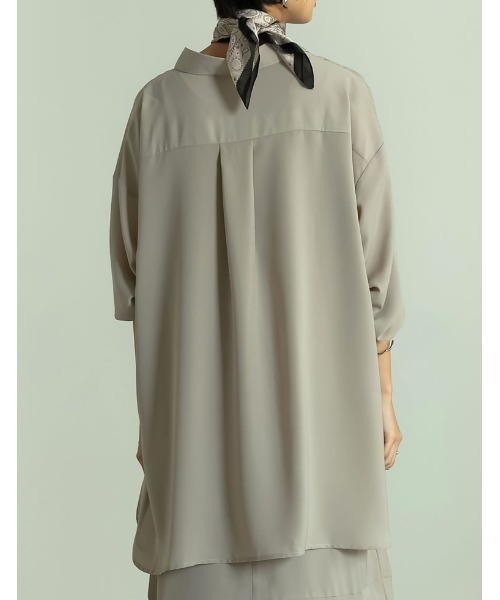 Re:EDIT(リエディ)の「マットサテンオーバーサイズシャツ(シャツ/ブラウス・レディース・ブラック/グレイッシュベージュ/パープル・LARGE/MEDIUM)」の18枚目の写真