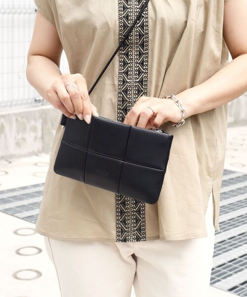 ADD CULUMN（アドカラム）の「ADD CULUMN:PUFF SHLD◇（ショルダーバッグ・レディース・ブラック/オフホワイト/イエロー・ONE SIZE）」の15枚目の写真