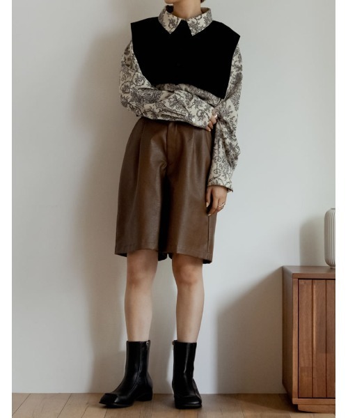 Re:EDIT（リエディ）の「エコレザーショートパンツ（その他パンツ・レディース・アイボリー/ブラック/ブラウン/カーキ・LARGE/SHORT/MEDIUM）」の12枚目の写真