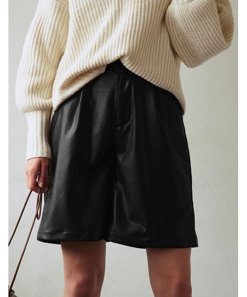 Re:EDIT（リエディ）の「エコレザーショートパンツ（その他パンツ・レディース・アイボリー/ブラック/ブラウン/カーキ・LARGE/SHORT/MEDIUM）」の22枚目の写真