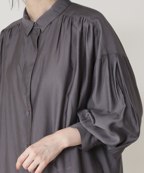 N.（N. Natural Beauty Basic）（エヌエヌナチュラルビューティーベーシック）の「◆フロントタブチュニックシャツ（シャツ/ブラウス・レディース・オフホワイト/グレー/パープル・MEDIUM）」の13枚目の写真