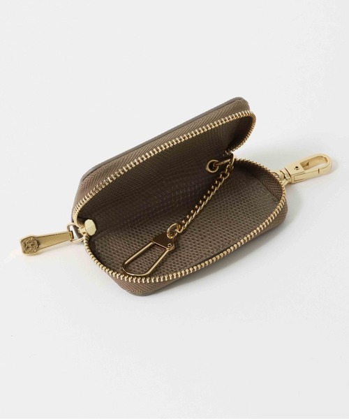 VIOLAd'ORO（ヴィオラドーロ）の「【VIOLAd’ ORO / ヴィオラドーロ 】リザード調・牛革キーケース　V1383（キーケース/キーアクセサリー・レディース・アイボリー/ブラック/ブルーグレー/アッシュブラウン/グリーン/フレッシュイエロー/ラベンダー/オレンジ/グレイッシュベージュ/ライトグリーン/ダークグレー・FREE）」の18枚目の写真