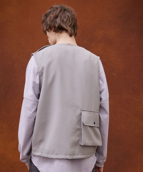 PUBLIC TOKYO（パブリックトウキョウ）の「ポリカルゼベスト（ベスト・メンズ・ブラック/ベージュ・1/2）」の3枚目の写真