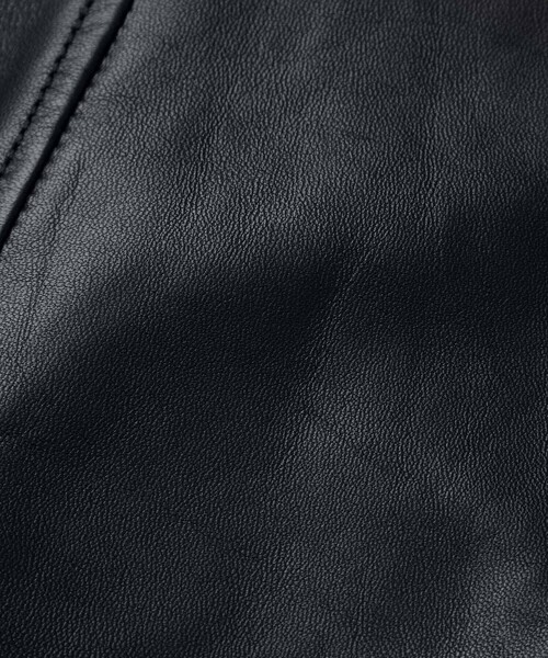 LOVELESS（ラブレス）の「ブラックレザーノーカラーライダース（ライダースジャケット・レディース・ブラック・38/36/34）」の3枚目の写真