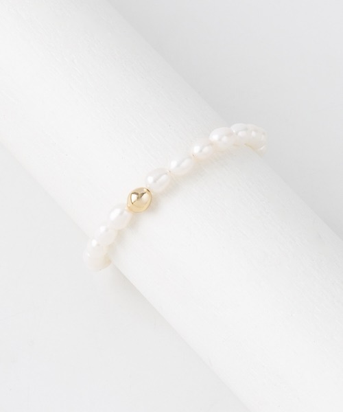 JUICY ROCK（ジューシーロック）の「K14gold-filled 淡水パール＆ビーンズブレスレット（ブレスレット・レディース・ゴールド・ONE SIZE）」の6枚目の写真