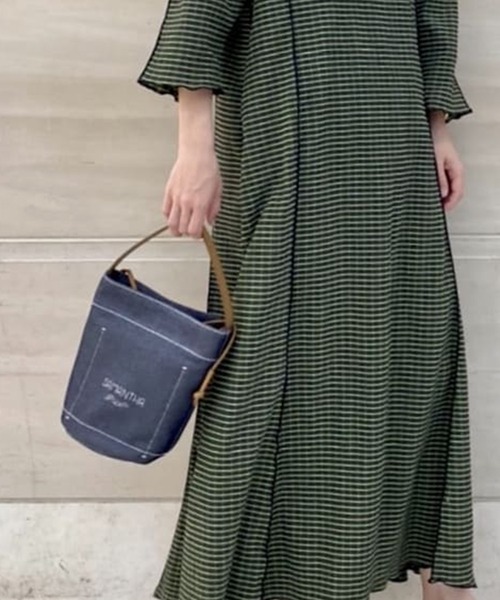Samantha Thavasa(サマンサタバサ)の「Samantha Green 和紙バケットバッグ 小サイズ(ハンドバッグ・レディース・ネイビー/モカ・FREE)」の2枚目の写真