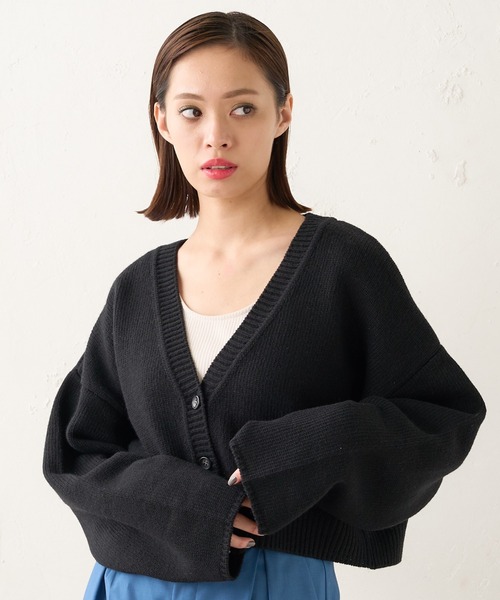 Lui's（ルイス）の「ショートカーディガン（カーディガン/ボレロ・レディース・ブラック/ブラウン/グリーン/ブルー・FREE）」の2枚目の写真