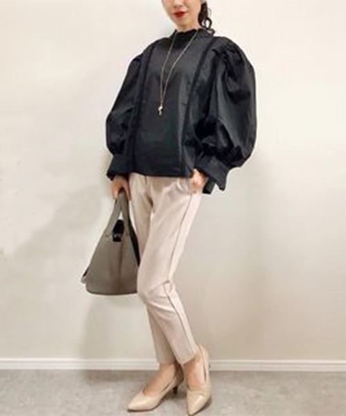 toucher du brise（トゥシェドブリーズ）の「【お出掛けやフォーマルにも】ボリュームリーブ長袖コットンブラウス（シャツ/ブラウス・レディース・ブラック/オフホワイト・M）」の17枚目の写真