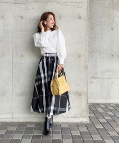 toucher du brise（トゥシェドブリーズ）の「【お出掛けやフォーマルにも】ボリュームリーブ長袖コットンブラウス（シャツ/ブラウス・レディース・ブラック/オフホワイト・M）」の21枚目の写真