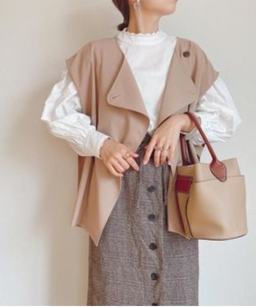 toucher du brise（トゥシェドブリーズ）の「【お出掛けやフォーマルにも】ボリュームリーブ長袖コットンブラウス（シャツ/ブラウス・レディース・ブラック/オフホワイト・M）」の22枚目の写真