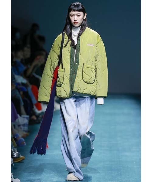 MASONPRINCE(メイソンプリンス)の「【MASONPRINCE】Oversized quilted back logo nylon jacket MF4017(ダウンジャケット/コート・メンズ・グリーン/ブラック/アイボリー/ライトブルー・S/L/M)」の8枚目の写真