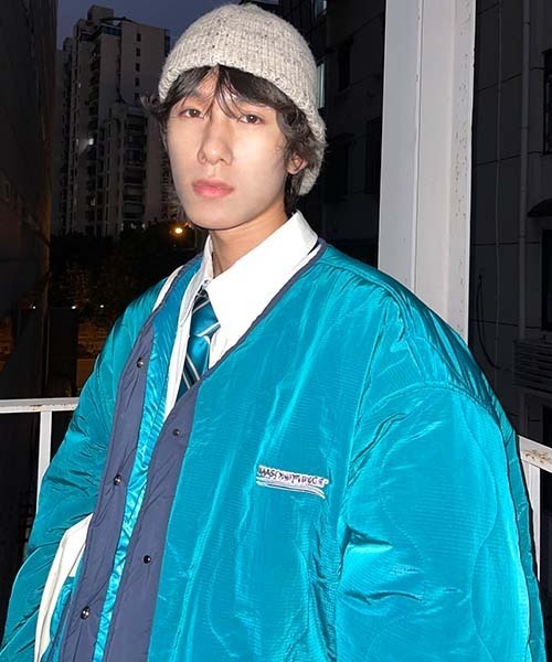 MASONPRINCE(メイソンプリンス)の「【MASONPRINCE】Oversized quilted back logo nylon jacket MF4017(ダウンジャケット/コート・メンズ・グリーン/ブラック/アイボリー/ライトブルー・S/L/M)」の9枚目の写真