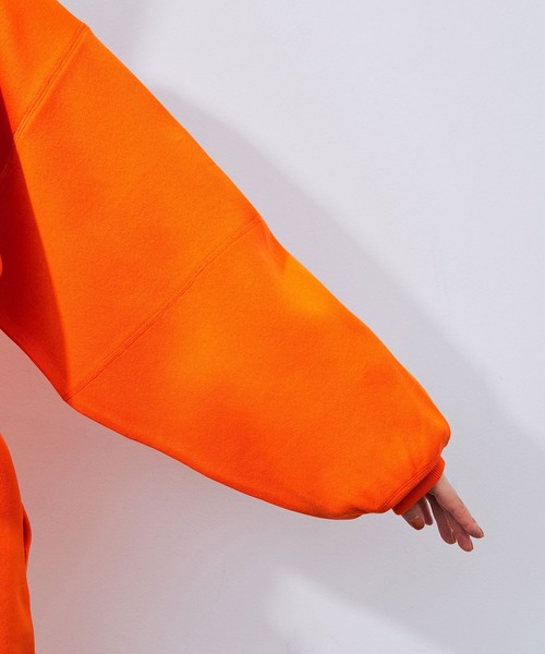 ADAM ET ROPE'（アダムエロペ）の「フォルムニットワンピース（ワンピース・レディース・ブラック/オフホワイト/オレンジ・FREE）」の5枚目の写真