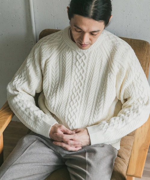 URBAN RESEARCH DOORS（アーバンリサーチドアーズ）の「アラン編みクルーネックニット（ニット/セーター・メンズ・チャコールグレー/オフホワイト/ナチュラル/ブルー系その他・40/38）」の8枚目の写真
