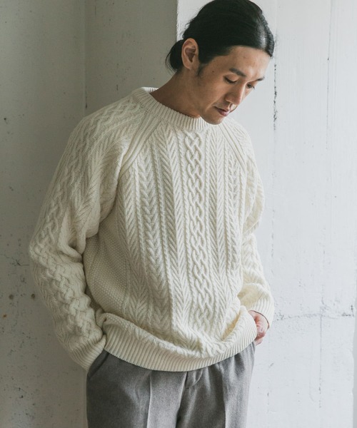 URBAN RESEARCH DOORS（アーバンリサーチドアーズ）の「アラン編みクルーネックニット（ニット/セーター・メンズ・チャコールグレー/オフホワイト/ナチュラル/ブルー系その他・40/38）」の9枚目の写真
