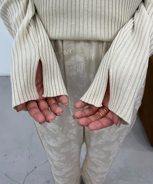 CAPRICIEUX LE'MAGE（カプリシューレマージュ）の「スリットスリーブリブプルオーバー（ニット/セーター・レディース・ブラック/グレー/アイボリー・FREE）」の13枚目の写真