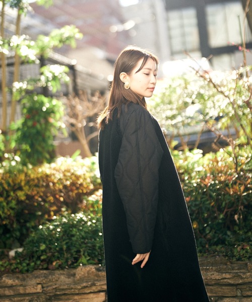 HERENCIA(ヘレンチア)の「ボア × キルティング ドッキング ノーカラー コート(ノーカラーコート・レディース・ブラック/ベージュ系その他/オフホワイト/モカ・MEDIUM)」の8枚目の写真