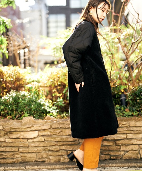 HERENCIA(ヘレンチア)の「ボア × キルティング ドッキング ノーカラー コート(ノーカラーコート・レディース・ブラック/ベージュ系その他/オフホワイト/モカ・MEDIUM)」の10枚目の写真