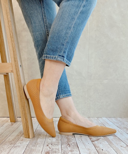 Noubel Voug Relax(ヌーベルヴォーグリラックス)の「ポインテッドトゥ ローヒール ニット パンプス(パンプス・レディース・ブラック/ベージュ/アイボリー/マスタード・S/M/L/LL)」の7枚目の写真