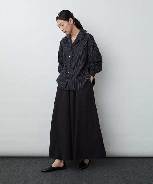 LOISIR（ロワズィール）の「綿麻ストライプフリルオープンカラー 