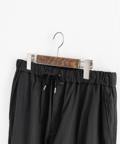 LiSS(リス)の「ナイロンストレッチ ルーズシルエット イージーパンツ(その他パンツ・メンズ・ブラック/カーキ/チャコール・M/L)」の21枚目の写真
