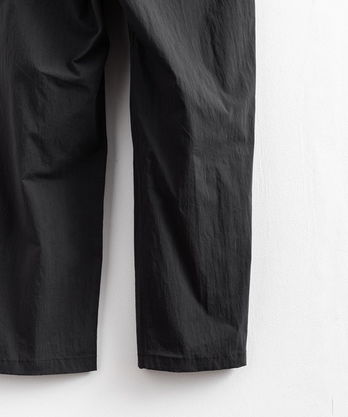 LiSS(リス)の「ナイロンストレッチ ルーズシルエット イージーパンツ(その他パンツ・メンズ・ブラック/カーキ/チャコール・M/L)」の22枚目の写真