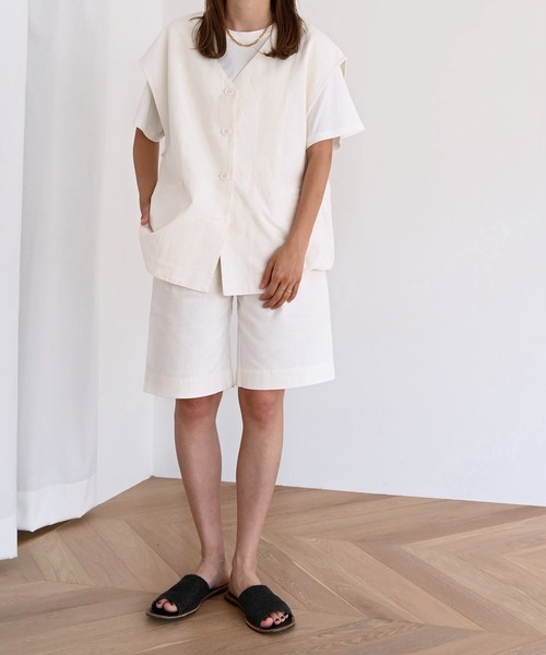 CANAL JEAN（キャナルジーン）の「RCW BLUE LABEL(ブルーレーベル) コットンリネンオーバーベスト（その他アウター・レディース・ネイビー/オフホワイト・38）」の6枚目の写真