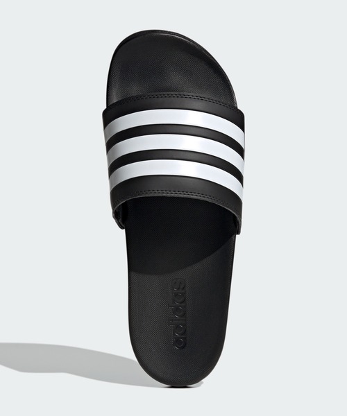 adidas（アディダス）の「アディレッタ コンフォート サンダル / Adilette Comfort Slides / シャワーサンダル / アディダス adidas（サンダル・メンズ・ブラック×ホワイト/ブラック×ブラック/ネイビー×ホワイト/ホワイト・23.5cm/24.5cm/25.5cm/26.5cm/27.5cm/28.5cm/22.5cm）」の10枚目の写真