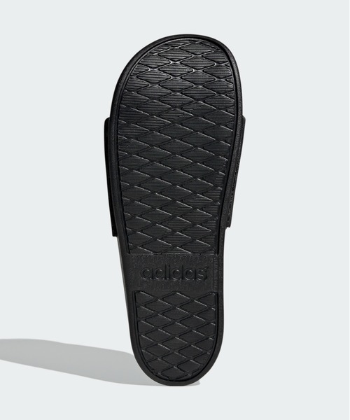 adidas（アディダス）の「アディレッタ コンフォート サンダル / Adilette Comfort Slides / シャワーサンダル / アディダス adidas（サンダル・メンズ・ブラック×ホワイト/ブラック×ブラック/ネイビー×ホワイト/ホワイト・23.5cm/24.5cm/25.5cm/26.5cm/27.5cm/28.5cm/22.5cm）」の11枚目の写真