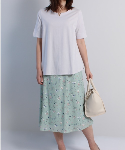 fleur by mint breeze（フルールバイミントブリーズ）の「【M～5L 大きいサイズ】ジョーゼット 花柄 スカート（スカート・レディース・グリーン/ネイビー・L/5L/4L/M/LL/3L）」の4枚目の写真