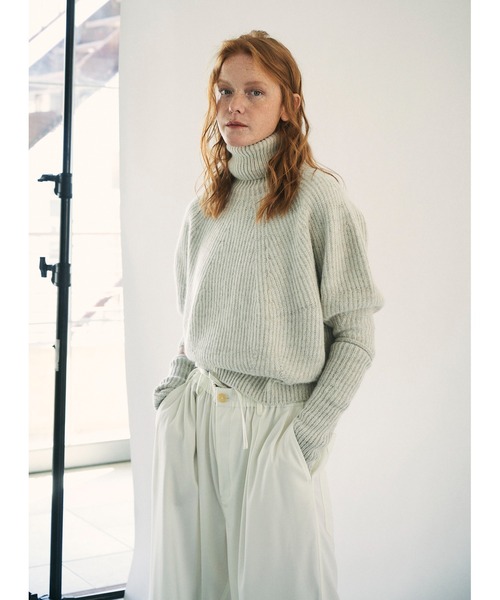 And A(アンドエー)の「unfil アンフィル / royal baby alpaca ribbed-knit turtleneck sweater ロイヤルベビーアルパカ リブニット タートルネックセーター / WWFL-UW129(ニット/セーター・レディース・オフホワイト/ダークブラウン・1)」の2枚目の写真