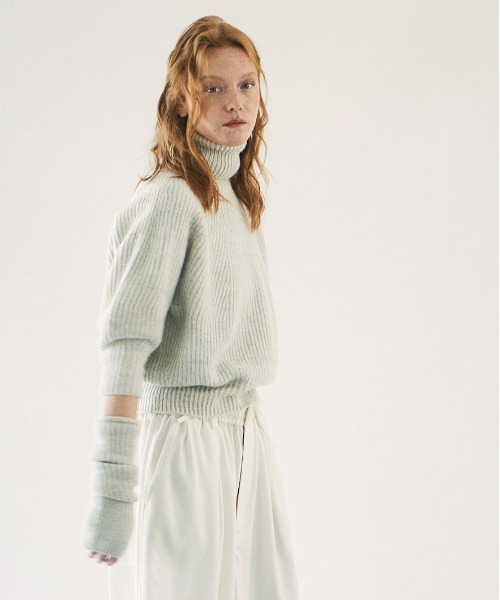 And A(アンドエー)の「unfil アンフィル / royal baby alpaca ribbed-knit turtleneck sweater ロイヤルベビーアルパカ リブニット タートルネックセーター / WWFL-UW129(ニット/セーター・レディース・オフホワイト/ダークブラウン・1)」の4枚目の写真