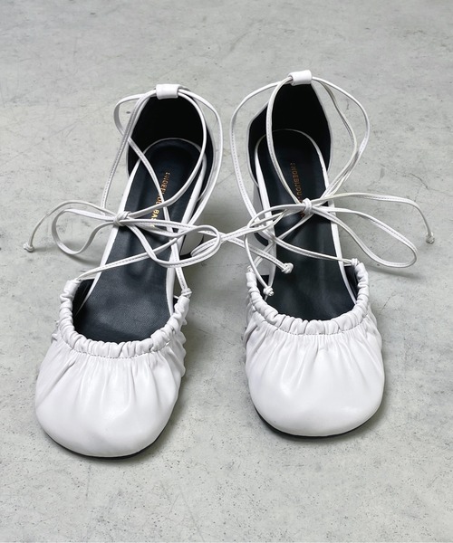 StyleSea(スタイルシー)の「マルチWAYチャンキーヒールレースアップシューズ(パンプス・レディース・ホワイト/ブラック・22.5cm/23cm/23.5cm/24cm/24.5cm/25cm)」の1枚目の写真