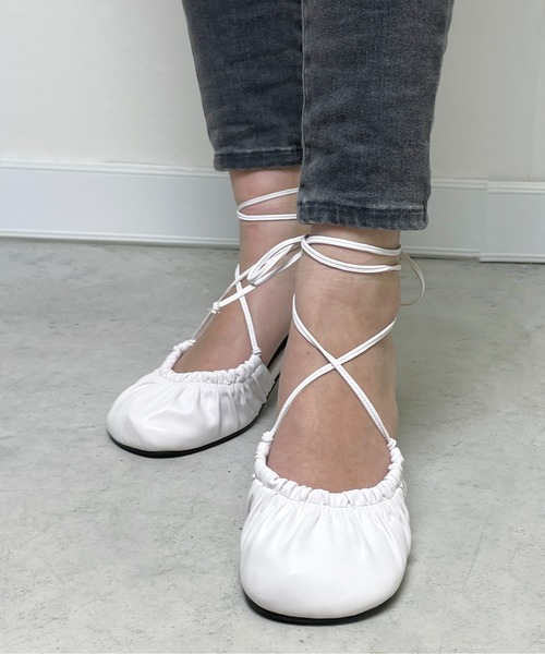 StyleSea(スタイルシー)の「マルチWAYチャンキーヒールレースアップシューズ(パンプス・レディース・ホワイト/ブラック・22.5cm/23cm/23.5cm/24cm/24.5cm/25cm)」の10枚目の写真