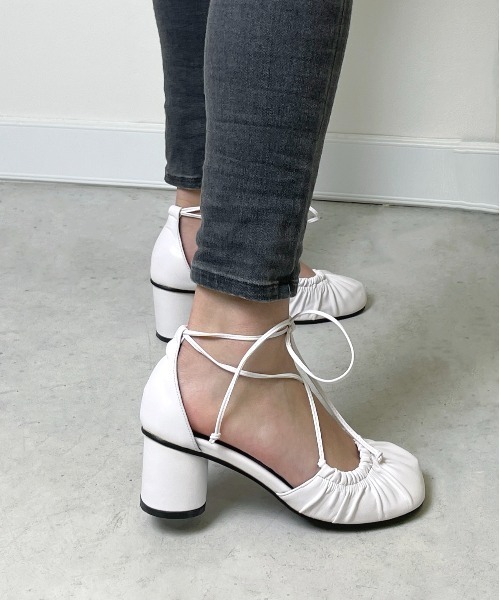 StyleSea(スタイルシー)の「マルチWAYチャンキーヒールレースアップシューズ(パンプス・レディース・ホワイト/ブラック・22.5cm/23cm/23.5cm/24cm/24.5cm/25cm)」の11枚目の写真