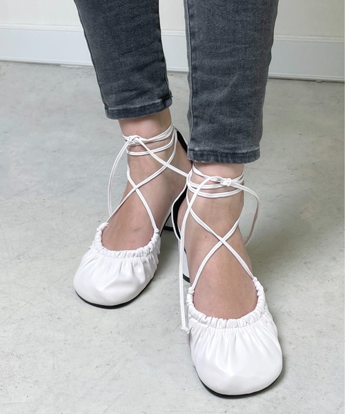 StyleSea(スタイルシー)の「マルチWAYチャンキーヒールレースアップシューズ(パンプス・レディース・ホワイト/ブラック・22.5cm/23cm/23.5cm/24cm/24.5cm/25cm)」の14枚目の写真