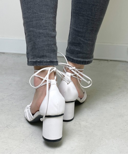 StyleSea(スタイルシー)の「マルチWAYチャンキーヒールレースアップシューズ(パンプス・レディース・ホワイト/ブラック・22.5cm/23cm/23.5cm/24cm/24.5cm/25cm)」の5枚目の写真