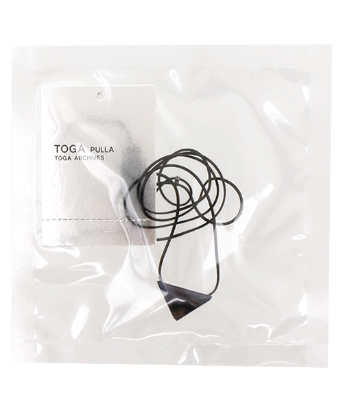 TOGA(トーガ)の「■別注■ TOGA×MIDWEST トライアングルネックレスS(ネックレス・レディース・ブラック/ネイビー/グリーン/ホワイト・FREE)」の11枚目の写真