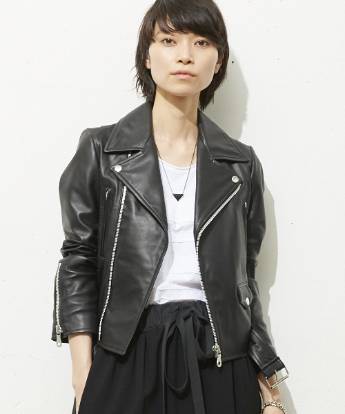 TOGA(トーガ)の「■別注■ TOGA×MIDWEST トライアングルネックレスS(ネックレス・レディース・ブラック/ネイビー/グリーン/ホワイト・FREE)」の21枚目の写真