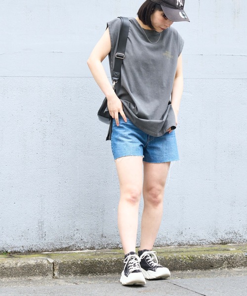 WEGO（ウィゴー）の「WEGO/ヴィンテージライクプリントノースリーブT（タンクトップ・レディース・スミクロ/オートミール・FREE）」の3枚目の写真